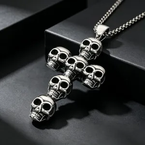 Ciondolo Croce Teschio Gotico per Uomo Intaglio Vintage Acciaio Inossidabile Punk Biker Fede Collana Ciondolo Argento Ossidato Gioielli