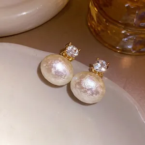 Elegant French retro cotton pearl stud earrings featuring sparkling square zircon accents