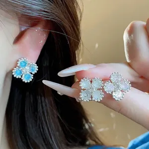 Orecchini a Bottone con Fiori in Zirconia Premium in Stile Coreano Con Perno in Argento Sterling 925 Eleganti Gioielli da Donna