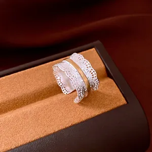 Vintage Hollow Lace Metal Open Ring For Women Gold Silver Two Tone Adjustable Index Finger Ring Light Luxury Jewelry