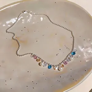 Collana di perline stile dopamina con cristalli colorati e perle su catena argento