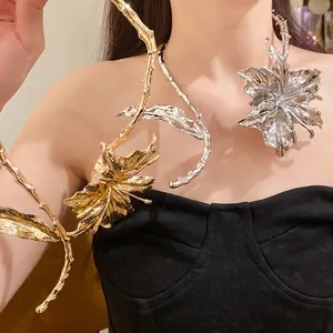 Avant-garde metal wrinkled leaf and branch choker necklace in gold and silver