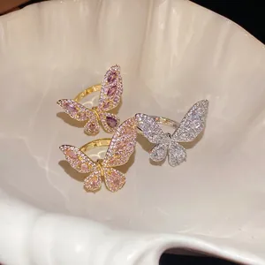 Anelli aperti a farfalla in zirconi micro-pave con dettagli in strass eleganti