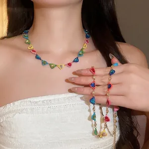 Collar con Colgante de Corazón de Diamantes de Imitación de Colores Aleación Cadena de Clavícula Verano Dulce Joyería Regalo Mujer