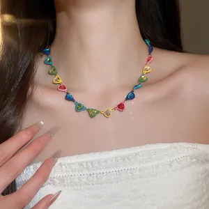 Collar de corazón colorido con pedrería cadena de clavícula para mujer estilo dulce