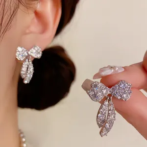 Squisiti Orecchini Pendenti a Fiocco in Rame e Zirconia Con Perno in Argento Accessori Gioielli di Moda per Donna