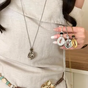 Korean Style Resin Wrinkled Round Pendant Necklace For Women Elegant Alloy Long Sweater Chain Necklace Casual Jewelry