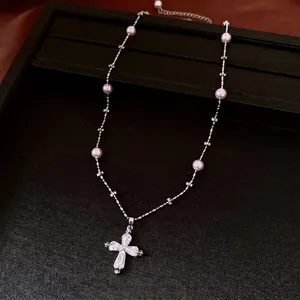 Elegante collana a croce in zircone con perle bianche, catena clavicola stile lusso francese