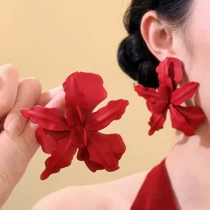 Exaggerated Matte Flower Stud Earrings For Women Bohemian Vacation Beach 3D Floral Iron Earrings With Steel Ear Post Jewelry