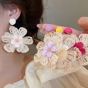 Bohemian Raffia Woven Flower Drop Earrings For Women Summer Vacation Handmade Floral Dangle Earrings With Steel Earring Post