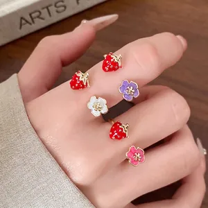 Sweet Fresh Enamel Strawberry Flower Open Ring For Women Alloy Gold Plated Adjustable Resort Style Floral Finger Ring Jewelry Gift