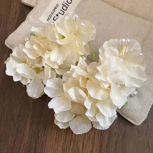 Barrettes à fleurs en tissu crème élégantes avec perles pour femmes, bijoux de cheveux doux