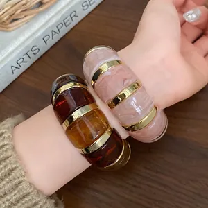 Bracelets élastiques en résine géométrique irrégulière, ambre et rose marbré, accents dorés