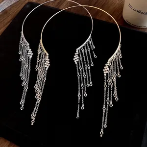 Colliers ras de cou minimalistes élégants avec de longues franges en strass dorés