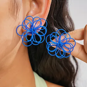 Pendientes Botón Individual Occidental Pintado Pulverización Flor Hueca Con Poste Plata Ley 925 Alambre Envuelto Joyería Vacaciones Mujer