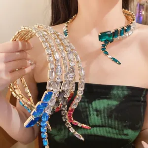 Vintage Luxury Copper Choker Necklace For Women Geometric Square Inlaid Rhinestone Serpent Style Elegant Party Jewelry