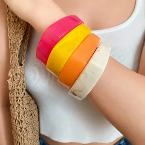 Geometric Irregular Marble Texture Bangle Colorful Gradient Resin Look Bangle For Women Niche Design Vacation Jewelry