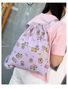 Zaino con coulisse viola con simpatica stampa capibara per studenti