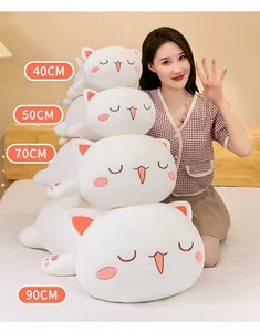 Detailed view of stackable white cat plush pillows in 40cm, 50cm, 70cm, and 90cm sizes