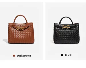 Borse tote intrecciate a mano con dettaglio a fiocco, nei colori marrone scuro e nero