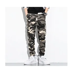 Men's camouflage cargo jogger pants featuring multiple pockets in a streetwear style