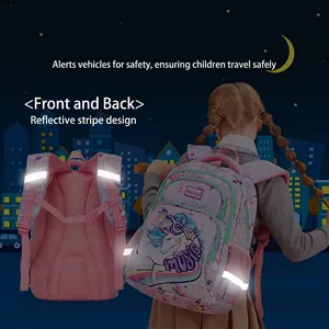 Mochila infantil ergonómica con tiras reflectantes y diseño de unicornio para noche.