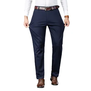 Pantaloni casual premium uomo in Lyocell blu navy, vestibilità dritta e molto elastica.