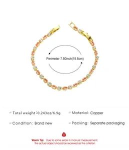 Vista dettagliata del bracciale dorato con strass rosa e specifiche di misura