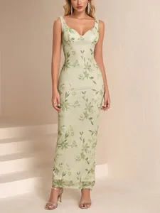 Elegante abito lungo in rete verde chiaro a fiori con vestibilità attillata sexy
