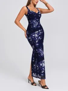 Abito lungo in rete a fiori blu navy con spacco e vestibilità aderente