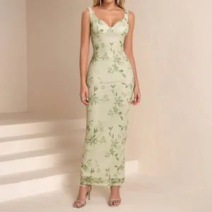 Elegante abito lungo in rete a fiori verde chiaro con sexy silhouette bodycon a schiena nuda