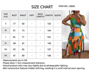 Detaillierte Größentabelle für das sommerliche V-Ausschnitt-Kleid mit Geometrie-Print.