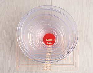 Set di palline di Natale in acrilico trasparente nidificate in dodici diverse dimensioni