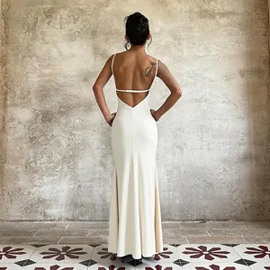 Robe longue sirène dos nu blanche élégante idéale pour les banquets et les soirées chics