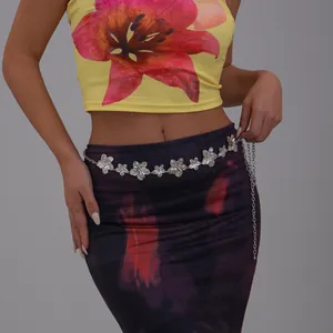 Chaîne de taille élégante à maillons fleur argentée pour bijoux de corps