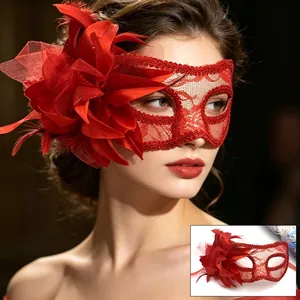 Masque vénitien élégant en dentelle rouge avec grande fleur et plume pour la fête