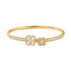 Bracelet jonc élégant en cuivre plaqué or avec fleurs et oxydes de zirconium pour femme