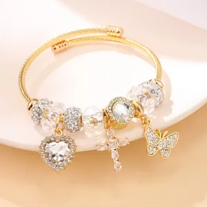 Goldenes Edelstahl-Charm-Armband mit Herz-, Kreuz- und Schmetterling-Kristallanhängern