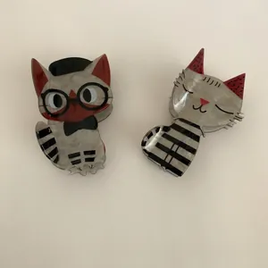 Cute cat-shaped acetate hair claw clips in grey and striped patterns for women's hair