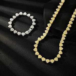 Elegant luxury heart-shaped necklace and bracelet jewelry set with sparkling crystals