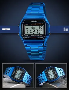 Vue détaillée de la montre numérique bleue métallique SKMEI 1123 étanche multifonction.
