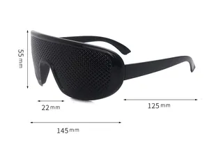 Detailed size guide for black pinhole glasses with precise measurements in mm.