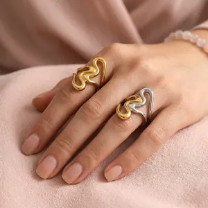 Bagues élégantes minimalistes ajourées dorées et argentées pour femmes en acier