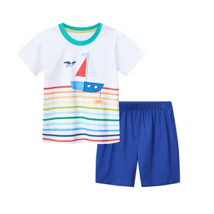 Ensemble d'été 2 pièces pour garçons avec t-shirt imprimé voilier et short bleu marine