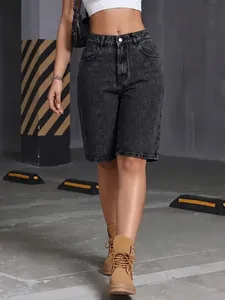 High-waisted black acid wash denim bermuda shorts for women street style detail