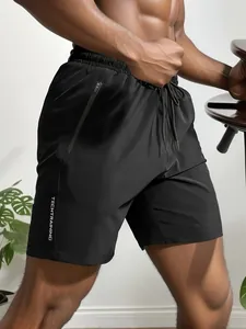 Schwarze schnelltrocknende Sportshorts für Herren mit Reißverschlusstaschen und Kordelzug