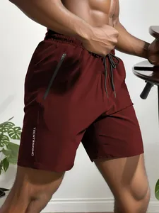 Schnelltrocknende Herren-Sportshorts zum Laufen und Fitness in Dunkelrot