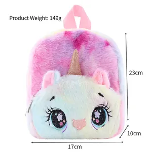 Linda mochila infantil de unicornio en peluche tie-dye, detalle talla 23x17x10cm
