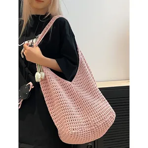 Grand sac fourre-tout tissé rose élégant avec un motif au crochet ajouré tendance pour femmes