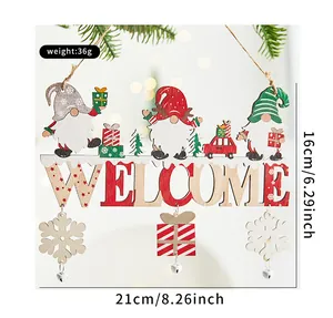 Detailed view of the Christmas gnome welcome sign with size dimensions 21x16cm.